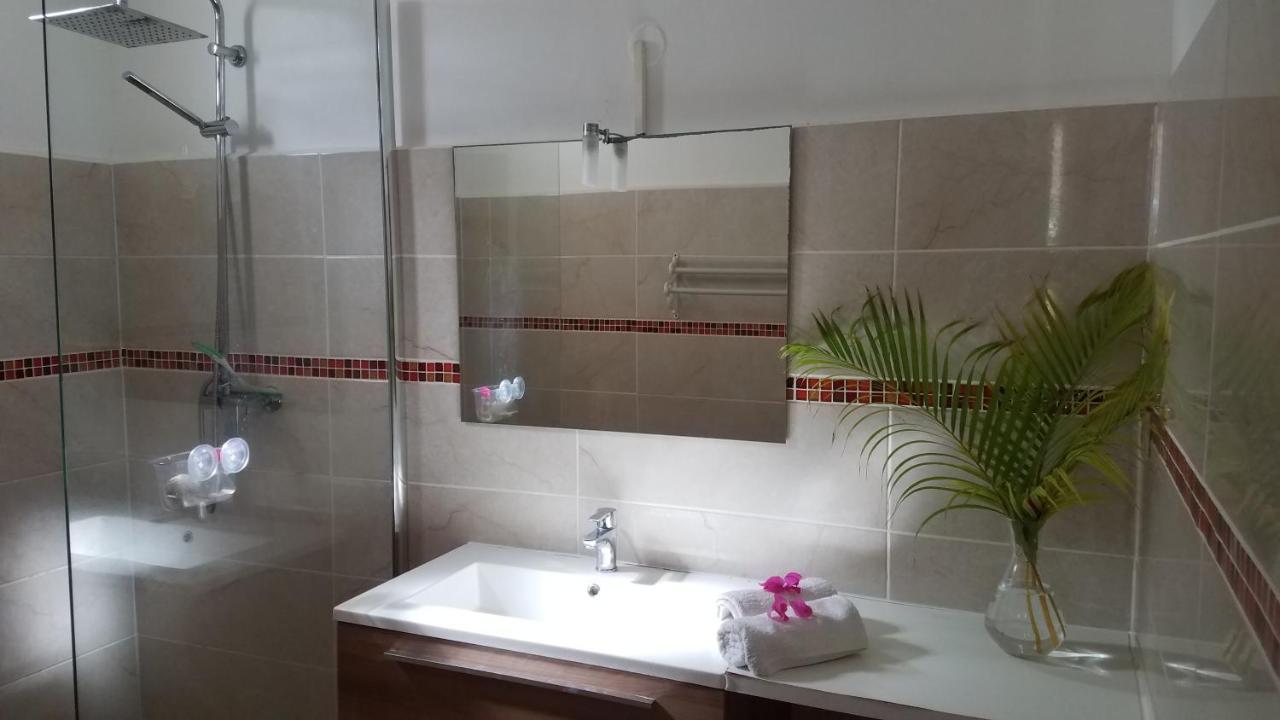 Appartement Rez-De-Chaussee De Villa A 1 Minute De La Plage Saint-Francois  Zewnętrze zdjęcie