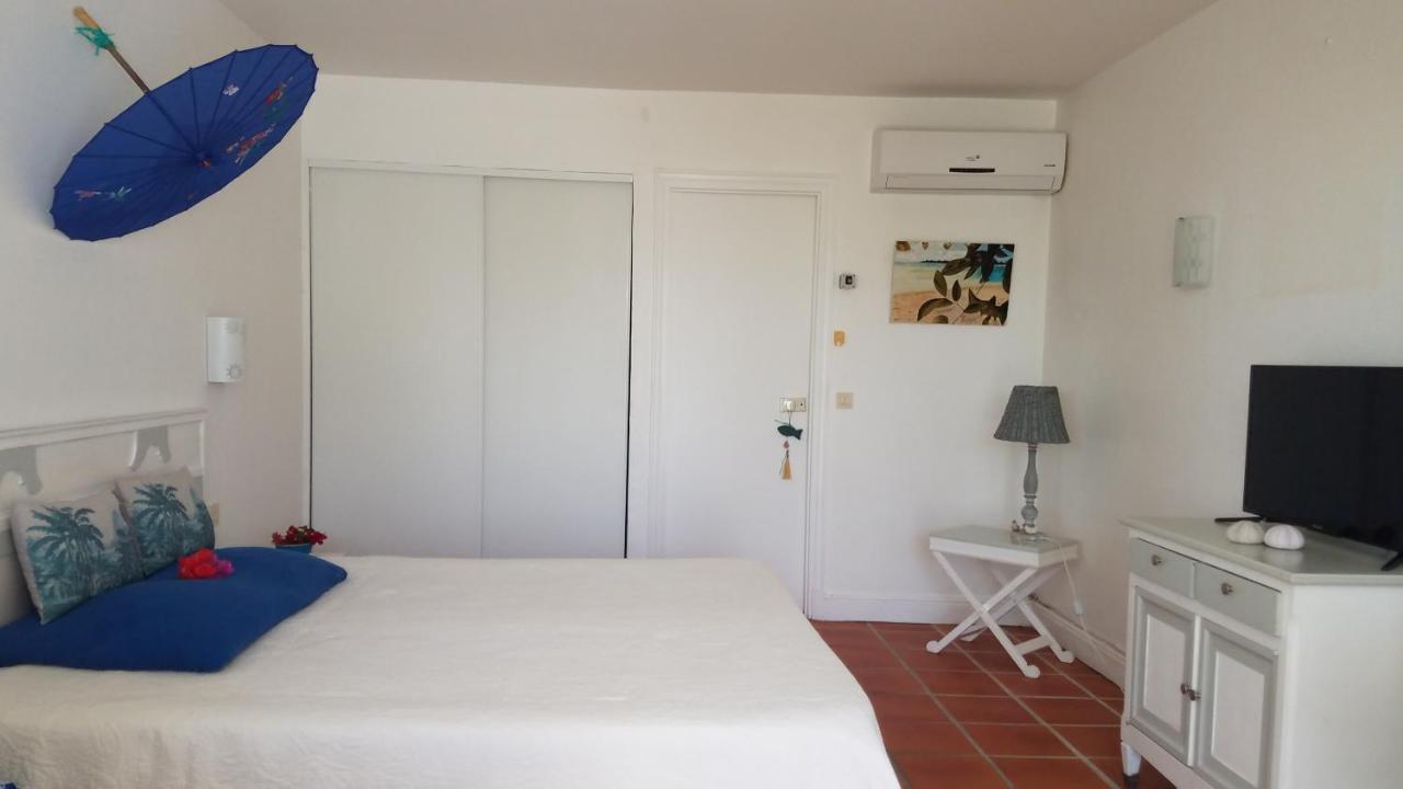 Appartement Rez-De-Chaussee De Villa A 1 Minute De La Plage Saint-Francois  Zewnętrze zdjęcie