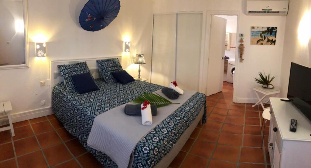 Appartement Rez-De-Chaussee De Villa A 1 Minute De La Plage Saint-Francois  Zewnętrze zdjęcie